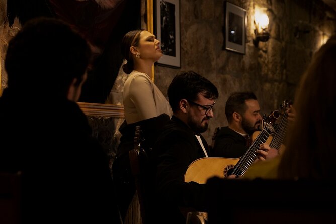 1-hour Intimate Fado Concert in a Typical Venue - Arriving in Miragaia at 7:00 p.m.