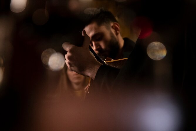 1-hour Intimate Fado Concert in a Typical Venue - A port wine welcome before the music