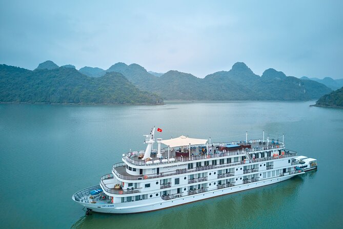 2-Day on 5-star Cruise, Lan Ha Bay | Kayak, Cycling, Live Music - Viet Hai Village, bicycles, and a change of pace