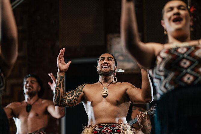7 Hours Te Puia Rotorua Tour from Tauranga with Concert - Te Puia and the force of Pohutu Geyser