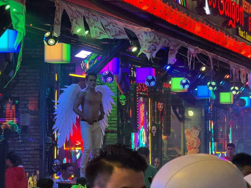 Acoustics Live Music And Saigon Night Life Street Food Tour - How to prepare for a smoother night