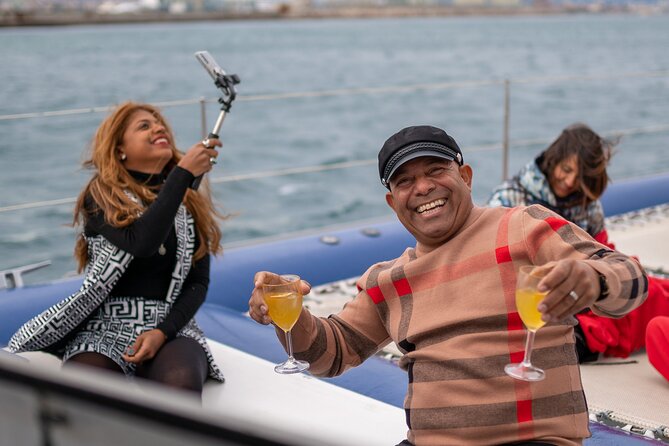 Afterwork on Catamaran with Live Music from Port Olimpic - Finding the right place on the catamaran