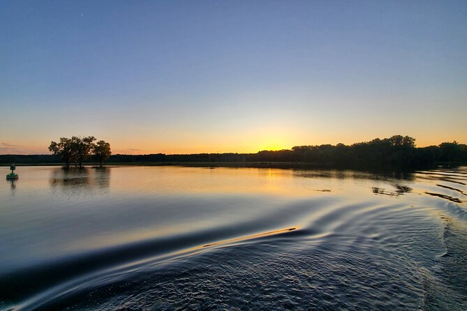 Albany Sunset Live Music Cruise - Looking for eagles along the riverbanks
