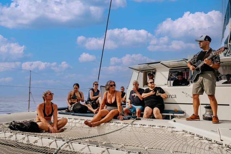 Alicante: Afternoon Cruise with Appetizer and Live Music - Cabo de las Huertas or La Albufereta for swimming