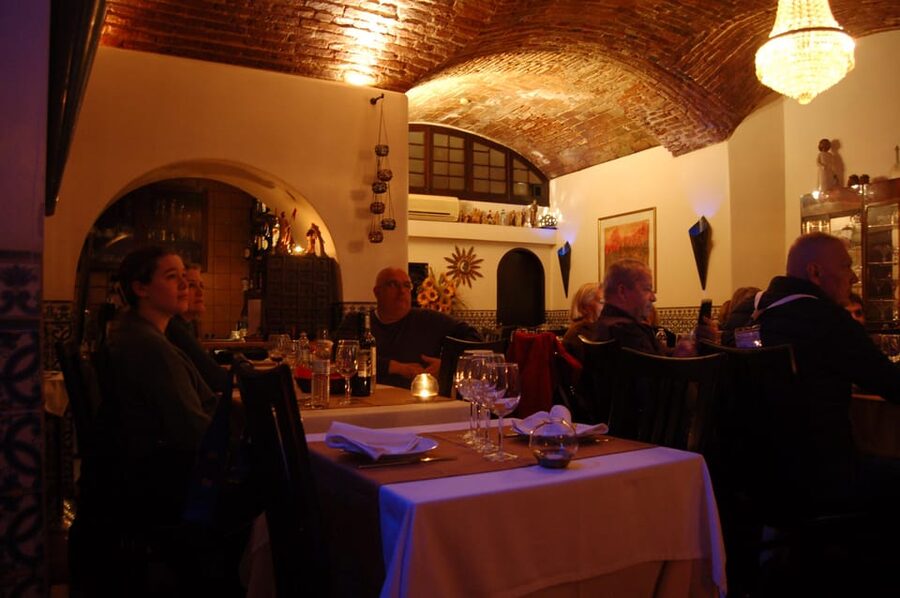 All-inclusive Fado Tour: Show & Dinner. Lisbon at Night - Key points to know before booking