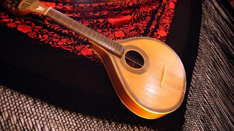 All-inclusive Fado Tour: Show & Dinner. Lisbon at Night - What $252 buys you