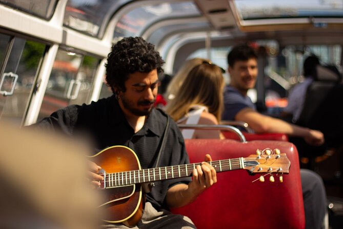 Amsterdam Jazz Canal Cruise with live music - Open boat or closed boat?