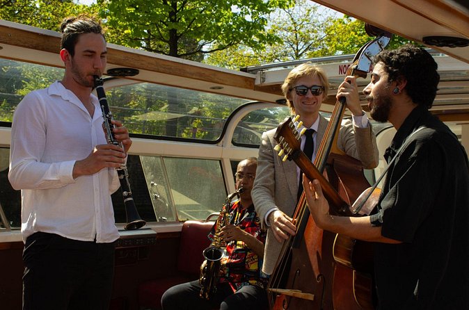 Amsterdam Jazz Canal Cruise with live music - How the crew affects the experience