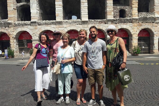 Arena di Verona Opera - Ticket + 1h City guided walking tour - Via Mazzini and Verona’s central streets