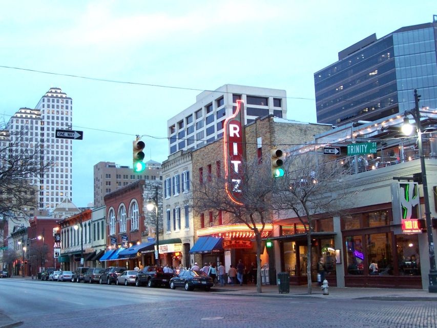 Austin: Downtown Live Music Pub Crawl - Meeting at The Driskill