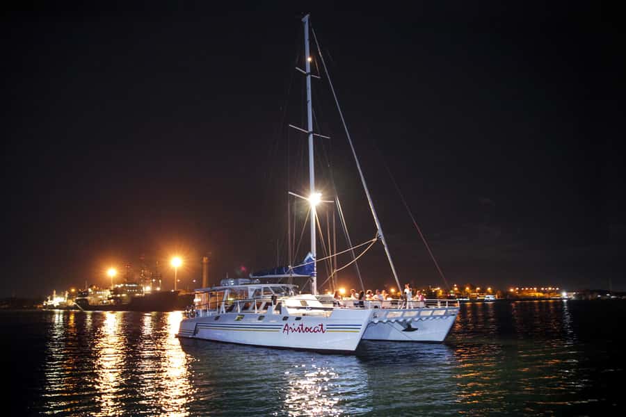 Bali/Benoa: 5-Course Romantic Evening Cruise With Live Music - What kind of evening this really is