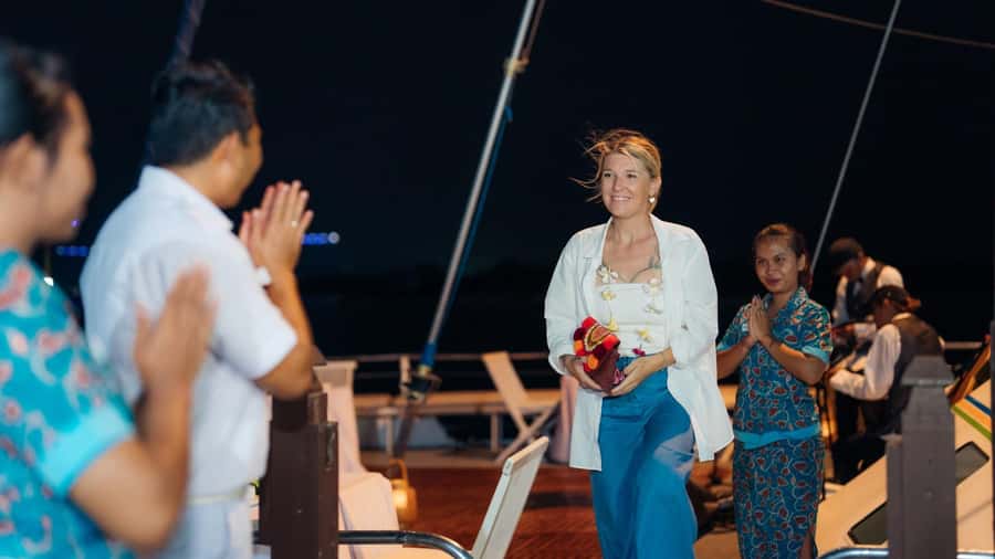 Bali/Benoa: 5-Course Romantic Evening Cruise With Live Music - Who should book this cruise