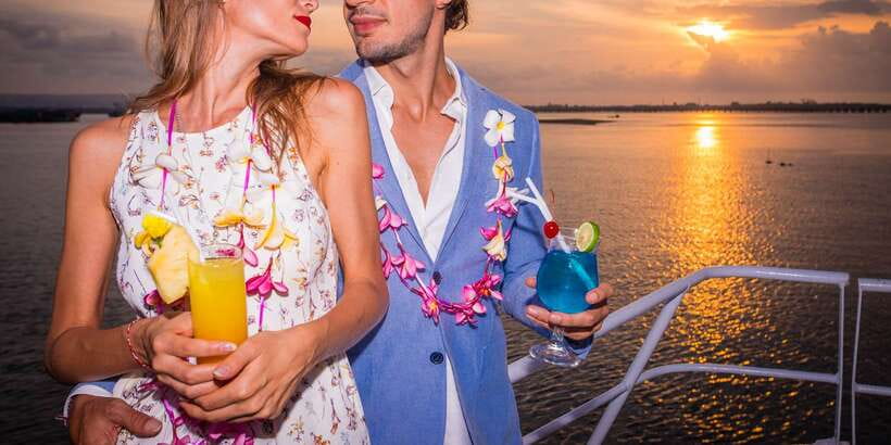 Bali/Benoa: Sunset Dinner Cruise with Show and Live Music - From your hotel to Benoa Harbor
