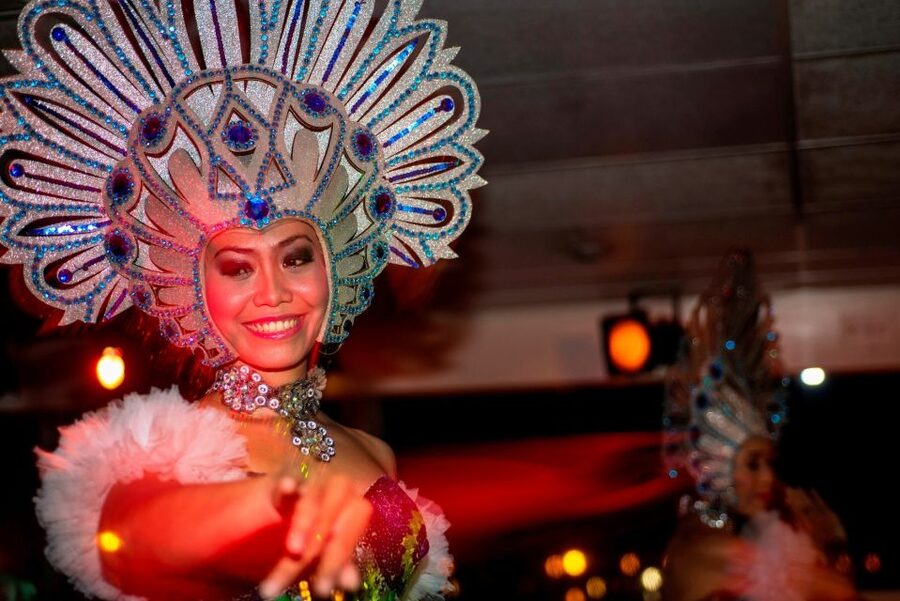 Bali/Benoa: Sunset Dinner Cruise with Show and Live Music - Should you book it?