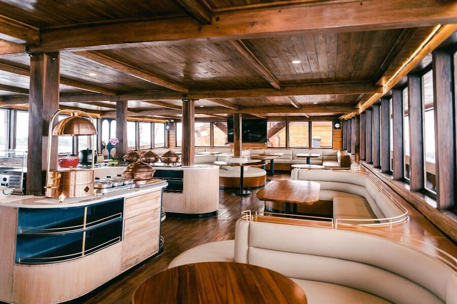 Bali Phinisi Cruise: Sunset Dinner with Live Music & Buffet - Music, dancing, games, and the night program