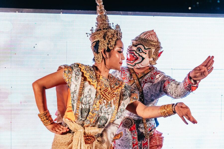 Bangkok: Alangka Luxury Buffet Dinner Cruise With Live Music - Should you book this Bangkok dinner cruise?