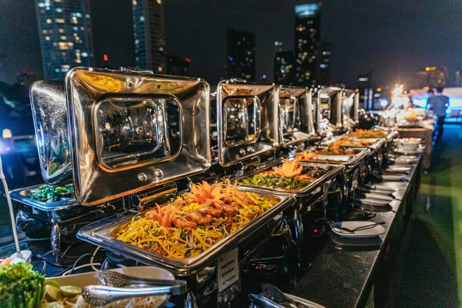 Bangkok: Alangka Luxury Buffet Dinner Cruise With Live Music - Access, weather, and comfort