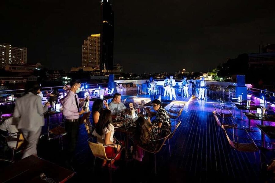 Bangkok: Evening Dinner Cruise with Live Music Chao Phraya - Choosing the right pier and departure plan