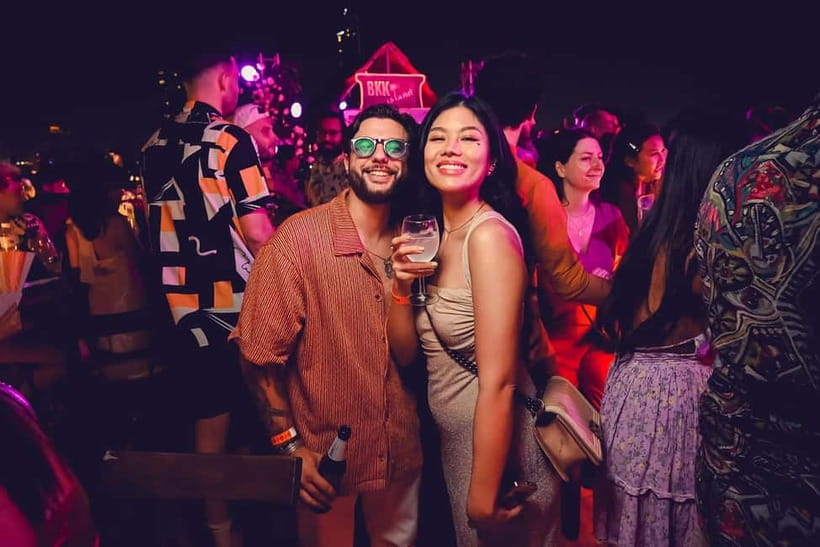 Bangkok: Party Boat Cruise with DJ and Live Music - The 7 PM departure and first river views