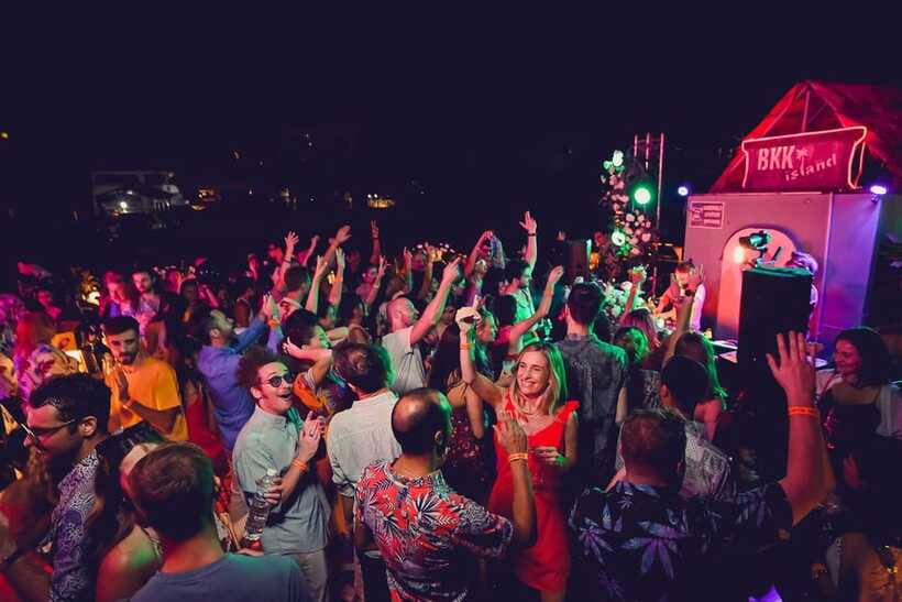 Bangkok: Party Boat Cruise with DJ and Live Music - Who will enjoy this boat party most