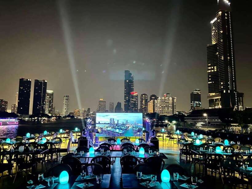Bangkok: Royal Princess River Dinner Cruise with Live Music - Views, lighting, and photography