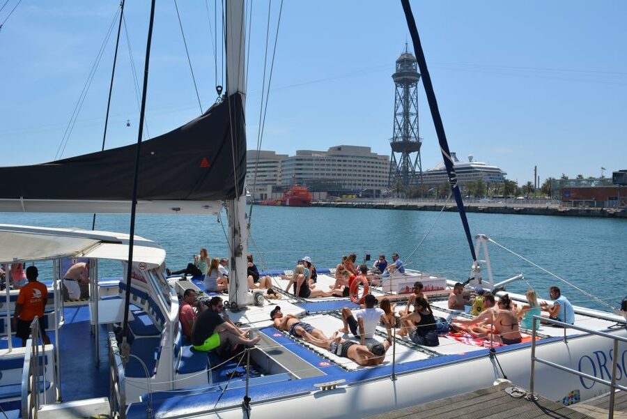 Barcelona: Catamaran Cruise with optional Live Jazz Music - How the 90 minutes usually unfolds