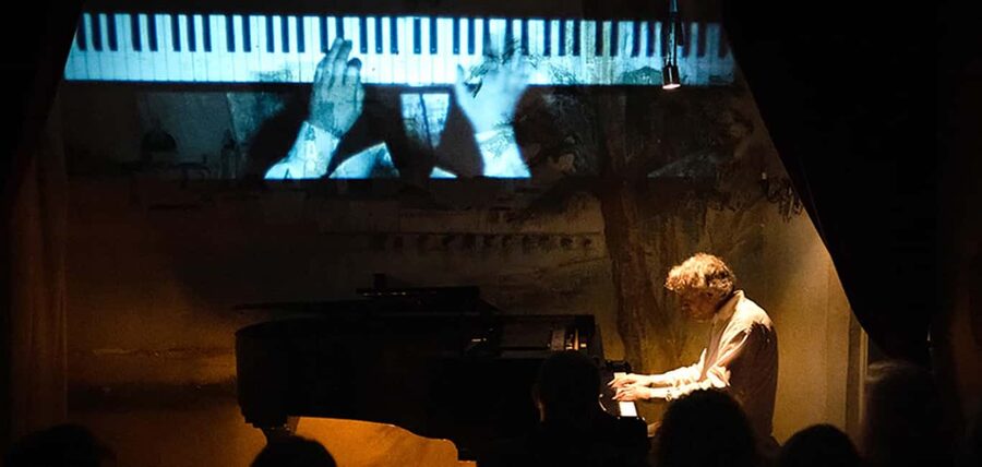 Barcelona: Solo Piano Intimate concerts in Barcelona - Details in the room that reward a closer look