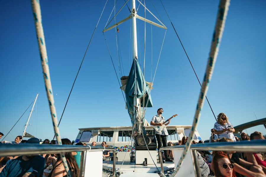 Barcelona: Sunset Catamaran Cruise with Live Music - Small details that improve the experience