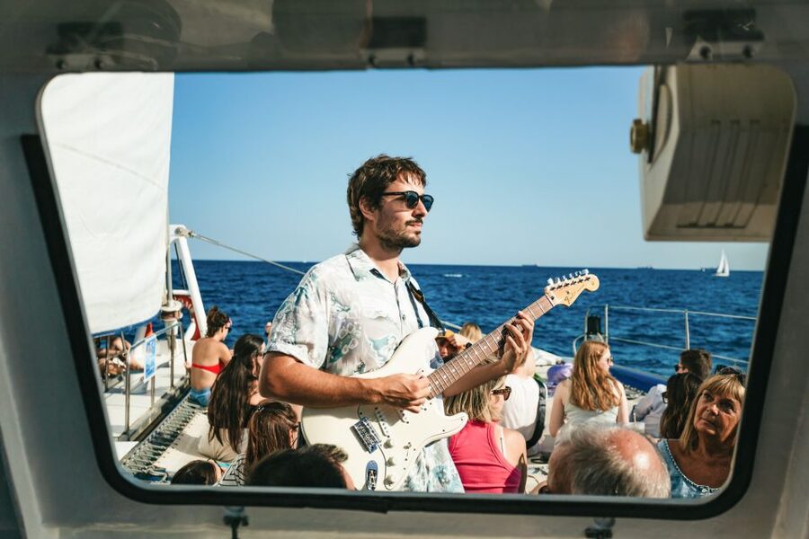 Barcelona: Sunset Catamaran Cruise with Live Music - Live jazz, saxophone, and the evening mood
