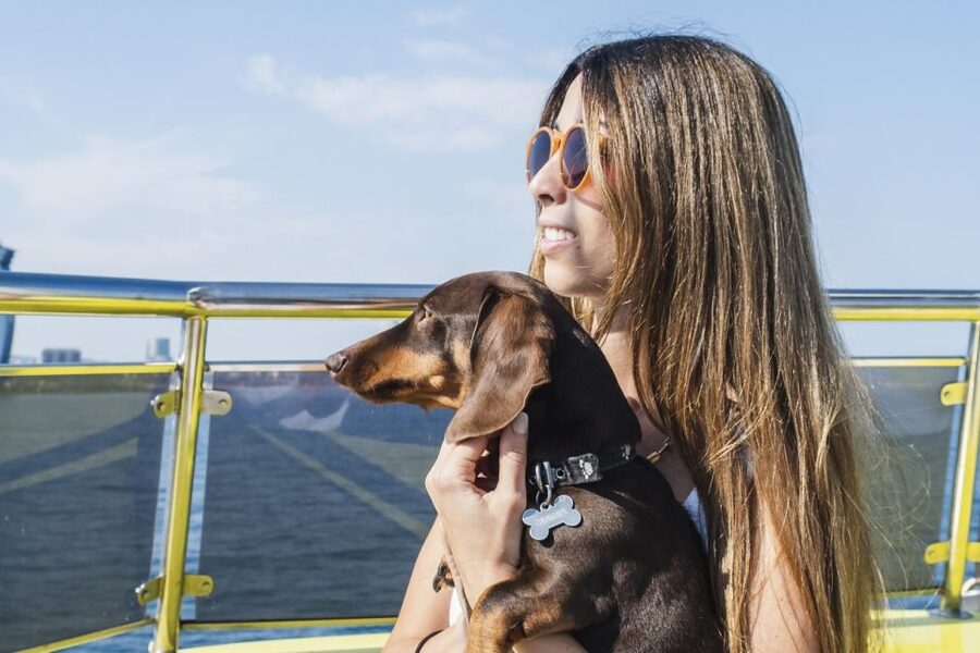 Barcelona: Sunset Sailing Cruise with Live Music - Who should book this cruise?