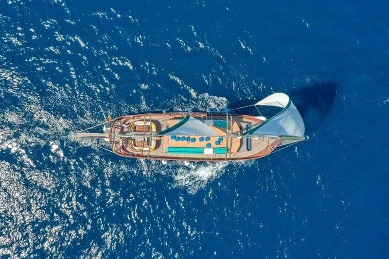Barcelona: Sunset Sailing Cruise with Live Music - Drinks, snacks, and the onboard bar