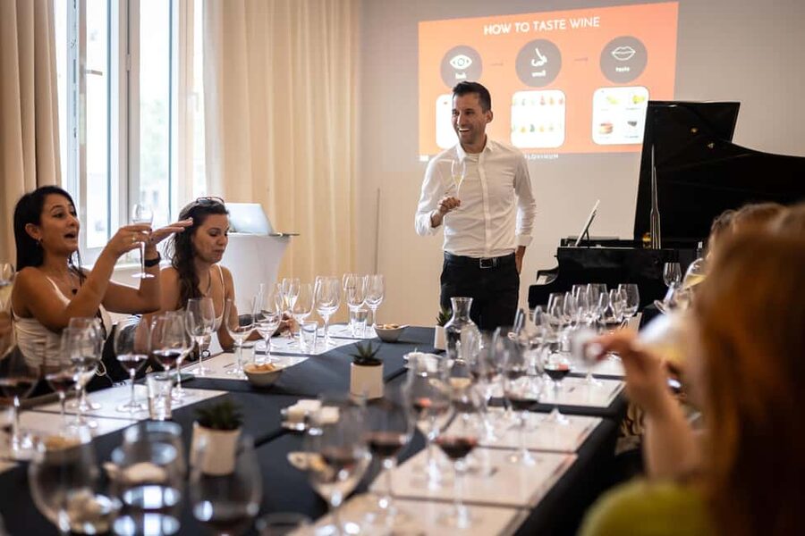 Barcelona: Taste 5 Spanish Wines paired with Live Music - Key points to know before booking