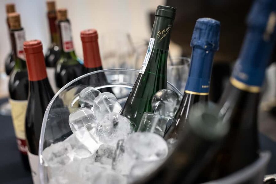 Barcelona: Taste 5 Spanish Wines paired with Live Music - How much value do you get for $69?