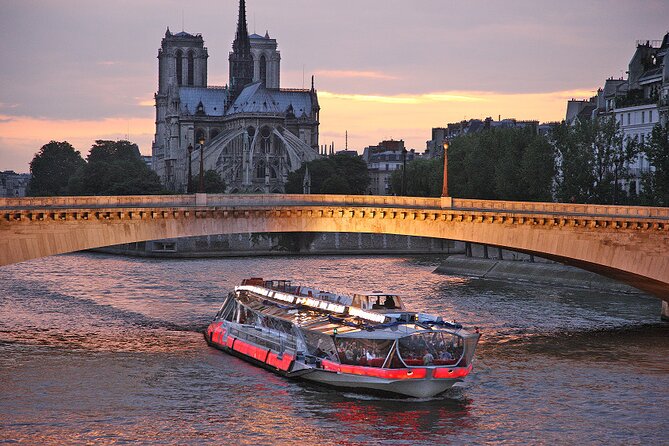 Bateaux Mouches Dinner Cruise on the Seine River in Paris - Practical details that can make or break the evening