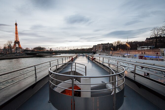 Bateaux Mouches Dinner Cruise on the Seine River in Paris - Who should book this Seine dinner cruise?