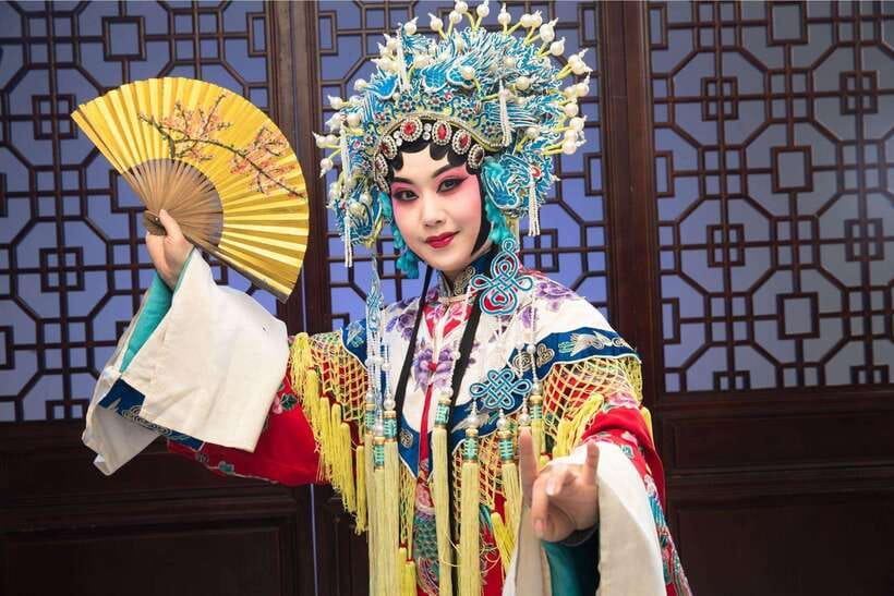 Beijing: Traditional Cultural Show Peking Opera Tickets - What Peking Opera sounds and looks like
