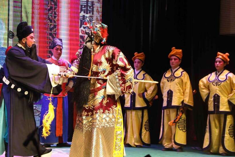 Beijing: Traditional Cultural Show Peking Opera Tickets - Understanding the one-hour performance