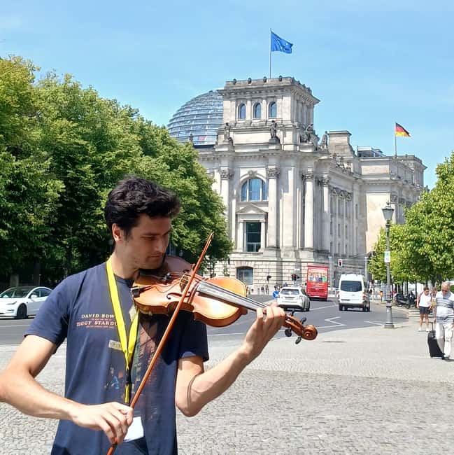 Berlin: Historical Walking Tour with Live Music - Meeting Axel at Pariser Platz