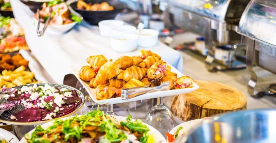 Bonn: Sunday Brunch Buffet with Cologne live music - Key points to know before booking