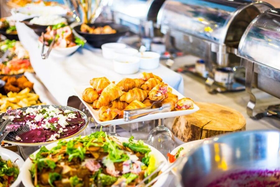 Bonn: Sunday Brunch Buffet with Cologne live music - What the Kölsch buffet adds to the outing