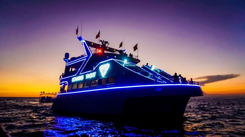 Boracay: Scenic Sunset Cruise with Live Music - Key points at a glance