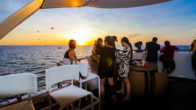 Boracay: Scenic Sunset Cruise with Live Music - What this Boracay sunset cruise is really like