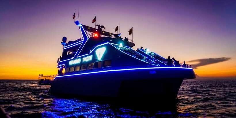 Boracay: Scenic Sunset Cruise with Live Music - Four decks, four different ways to watch the sunset