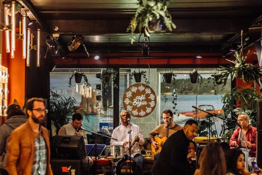 Brussels: Private Beers, Bars, and Live Music Tour by Night - Key points at a glance