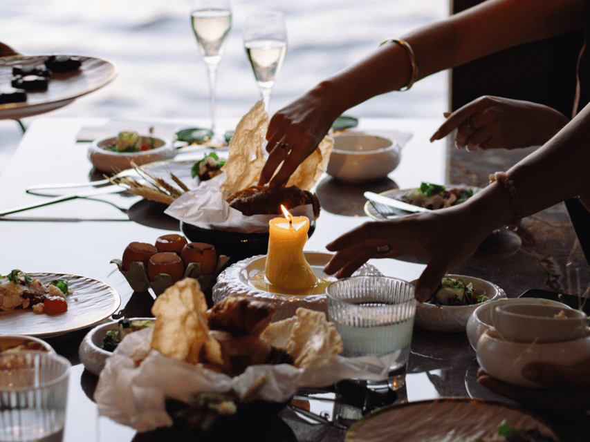 Budapest: BBQ Dinner Cruise w/ Live Music & Unlimited Drinks - What the River Diva Evening Is Really About