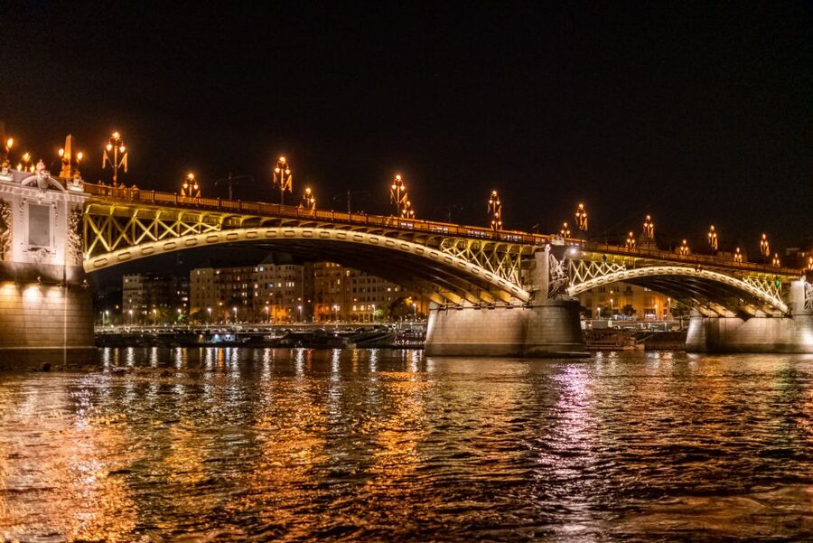 Budapest: Candlelit Dinner River Cruise with Live Music - Bridges and the heart of Budapest