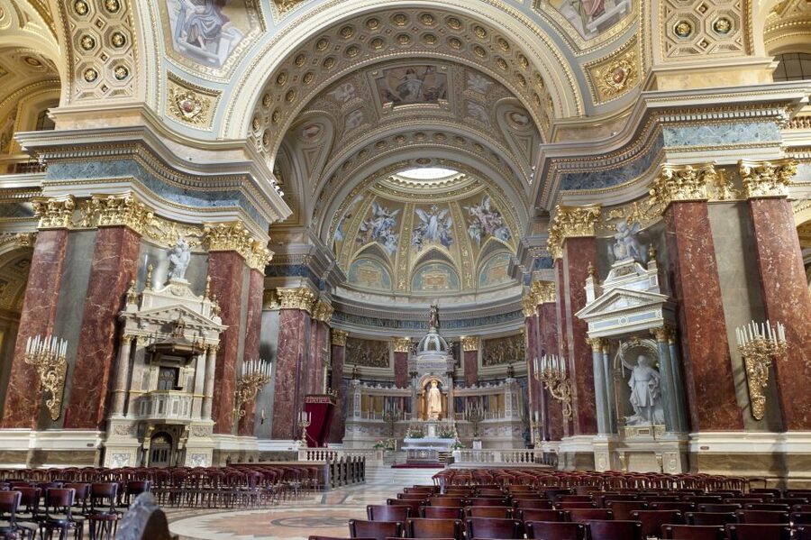 Budapest: Classical Music Concerts in St Stephen's Basilica - What the evening feels like from entrance to final bow