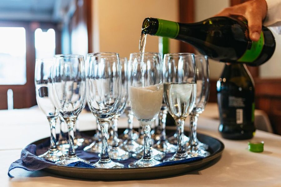 Budapest: Danube River Cruise with Dinner and Prosecco - From Citadella and Gellért Hill to the National Theatre