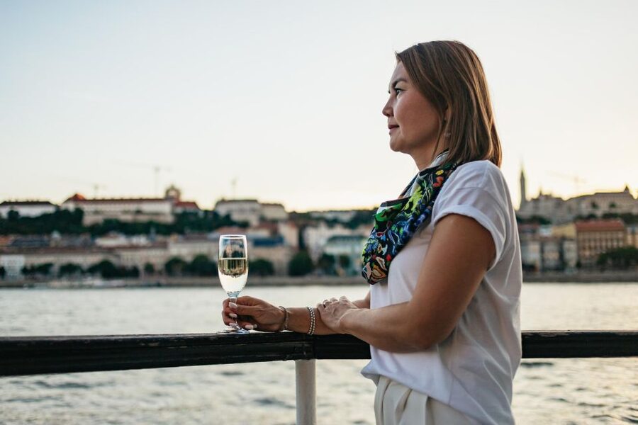 Budapest: Dinner Cruise with Live Music and Folk Dance Show - Boarding near Chain Bridge