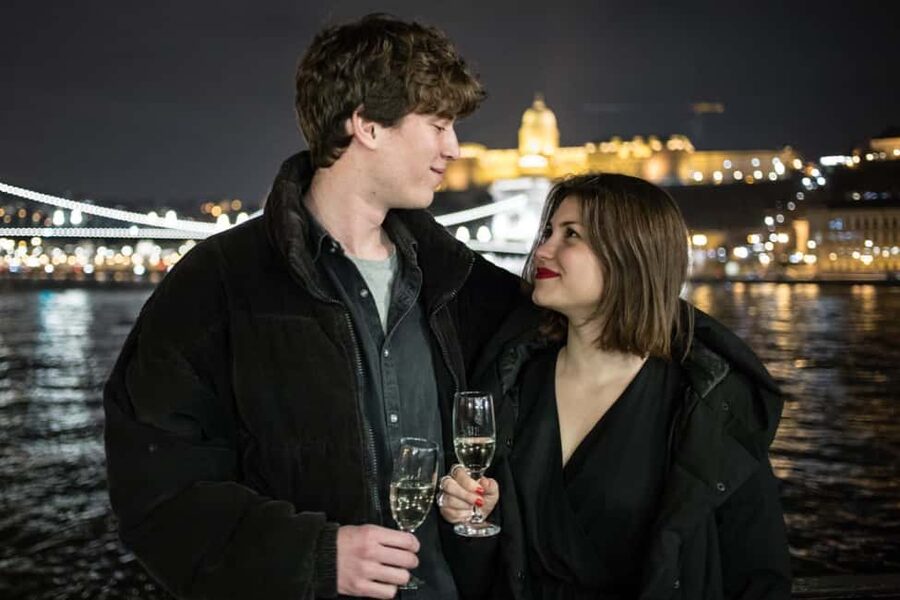 Budapest: Evening Cruise including Drinks and Live Music - The best parts of the cruise at a glance